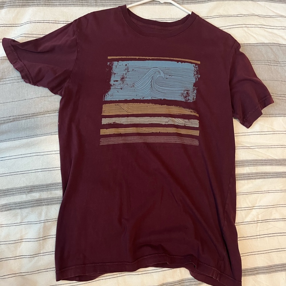 Quiksilver small T Shirt maroon tee